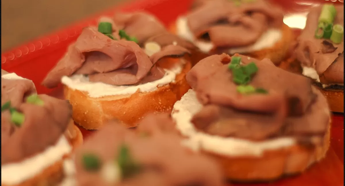 Horseradish Beef Crostini