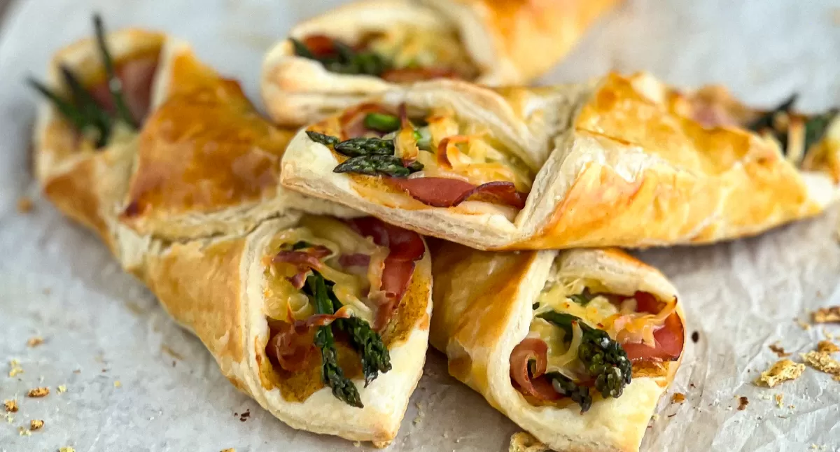 View Asparagus & Prosciutto Puff Pastry Bundles with Beer'n Brat Mustard Gallery - Image 1 Asparagus & Prosciutto Puff Pastry Bundles with Beer'n Brat Mustard